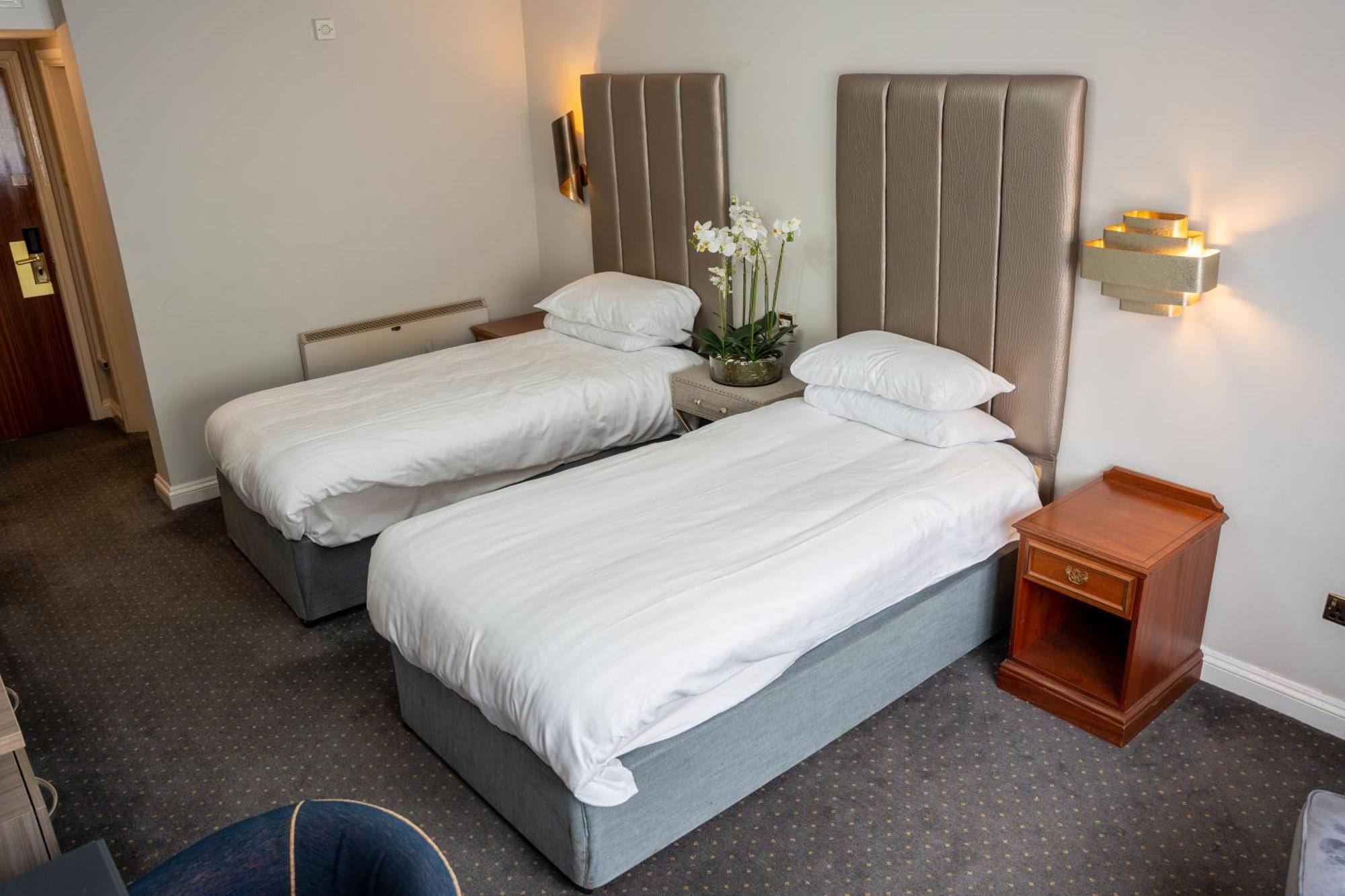 The Pear Tree Inn & Country Hotel Hindlip Bagian luar foto