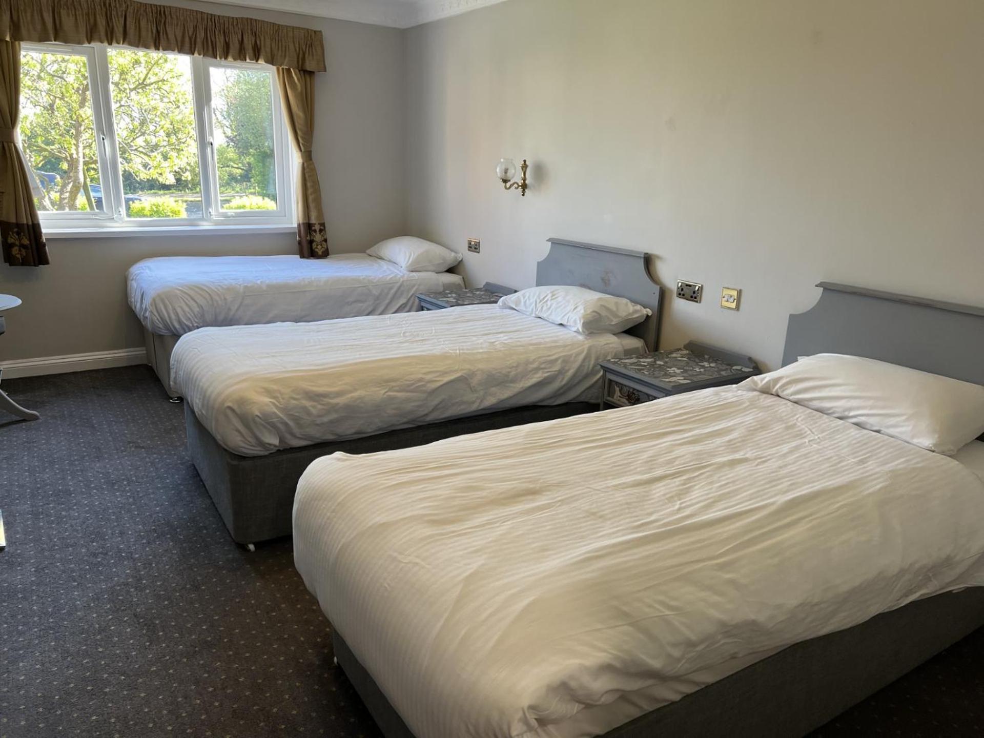 The Pear Tree Inn & Country Hotel Hindlip Bagian luar foto