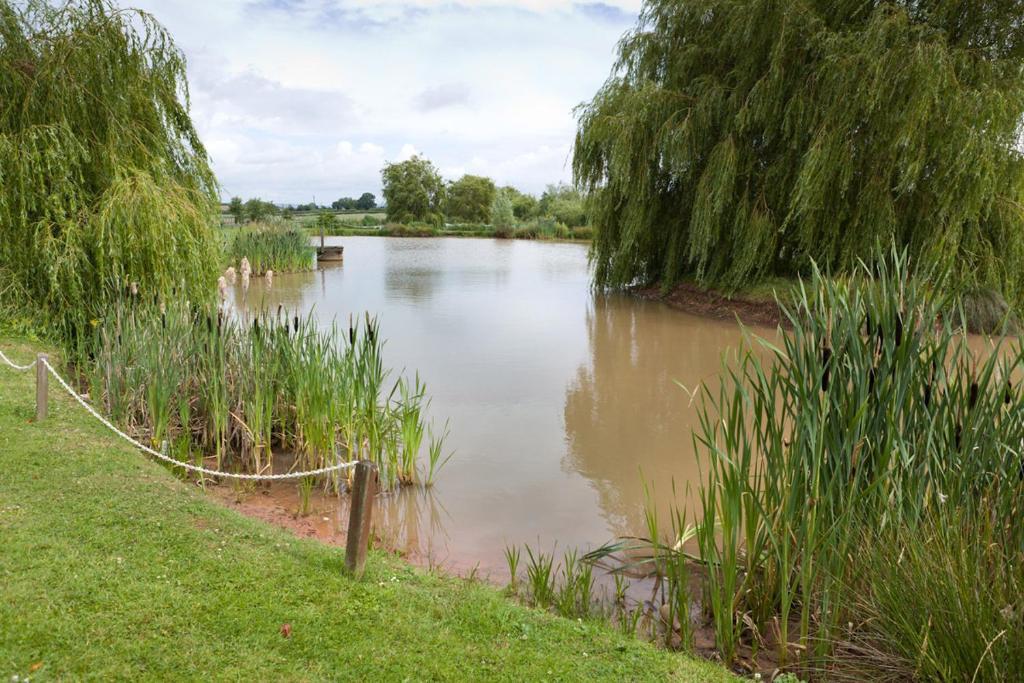 The Pear Tree Inn & Country Hotel Hindlip Bagian luar foto